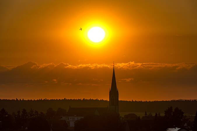 Kirchturm Winzeln bei Sonnenuntergang