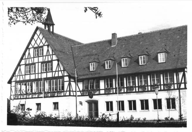Historische Ansicht des Rathauses aus dem Jahr 1960